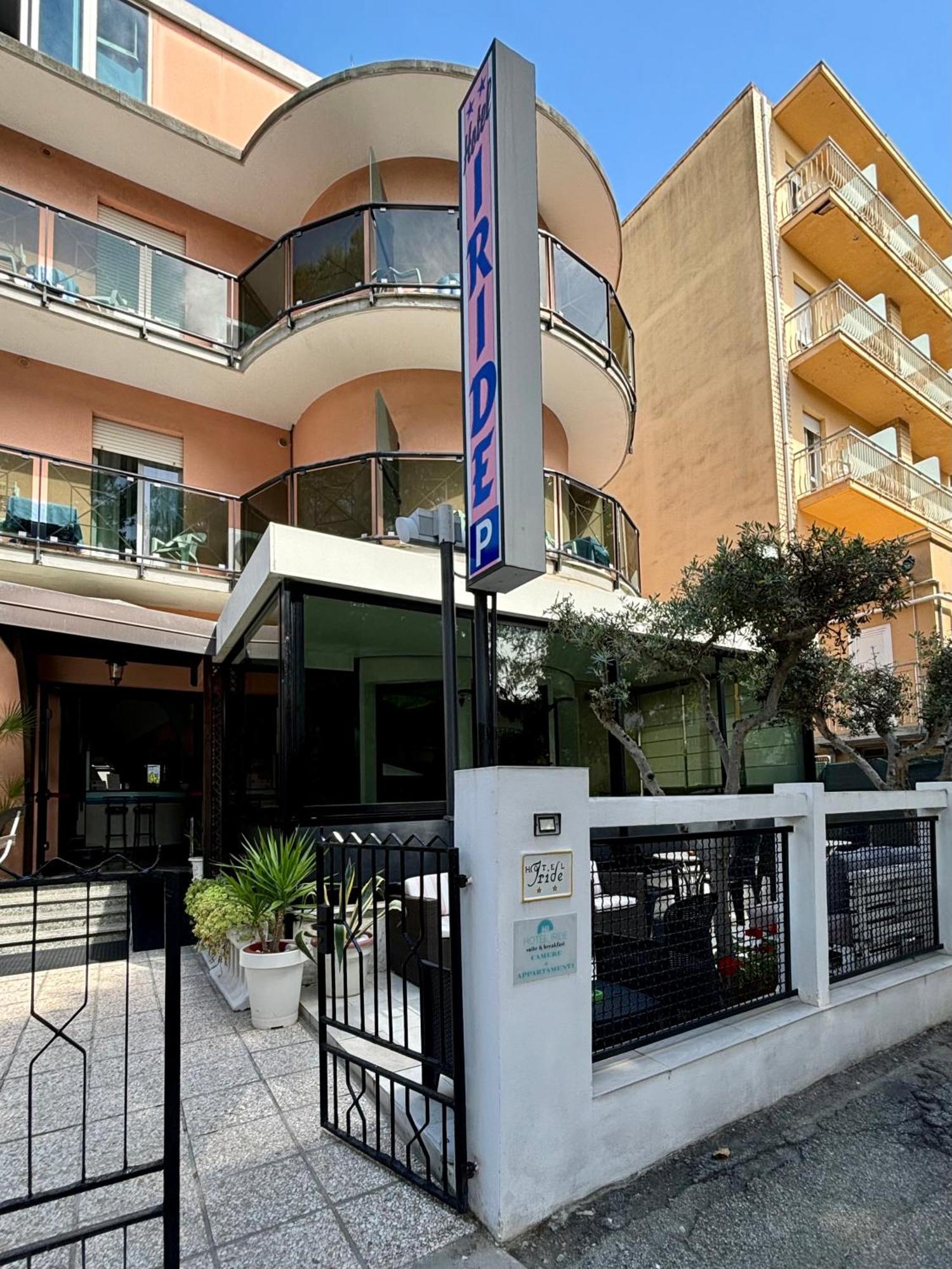 Hotel Iride Suite & Breakfast- Ideale Per Famiglie E Coppie Riccione Exterior photo